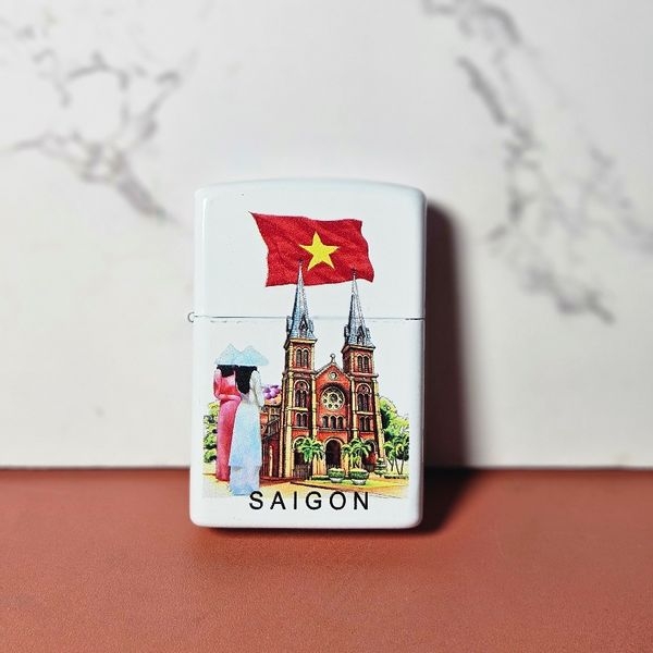 XĂNG ĐÁ -SAIGON CÔ GÁI CỜ